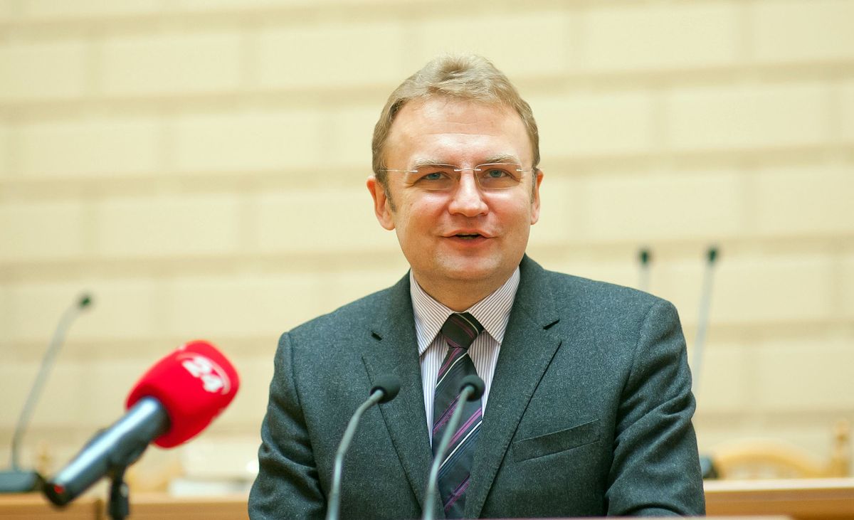 Садовий вимагає від Зеленського чіткої позиції щодо діяльності Медведчука