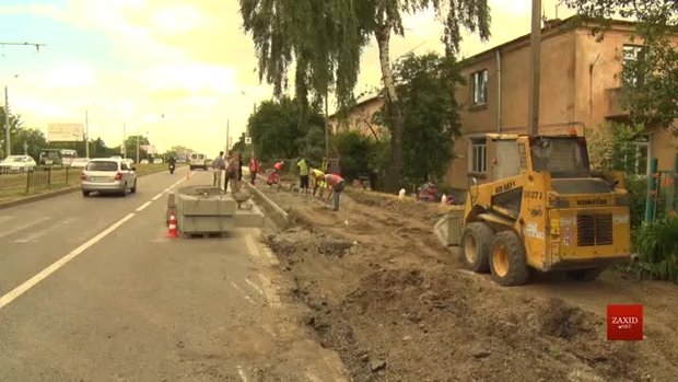 На вул. Княгині Ольги у Львові облаштовують велодоріжку