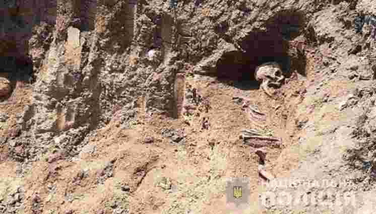 У Чорткові під час будівництва меморіалу на смітник викинули знайдені людські рештки