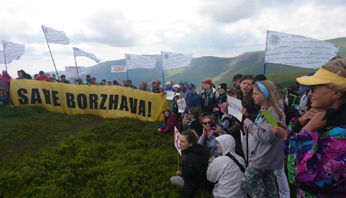 На горі Гимба провели акцію проти будівництва вітряків на полонині Боржава