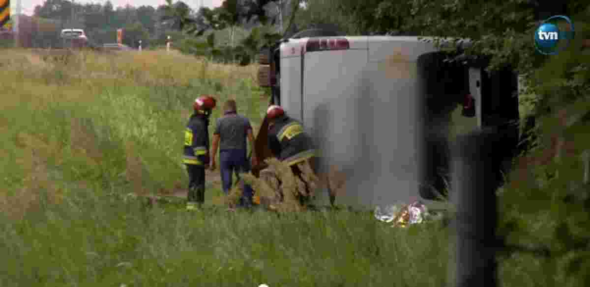 Внаслідок аварії 11 людей потрапили до лікарні, але загрози їхньому життю немає Внаслідок аварії 11 людей потрапили до лікарні, але загрози їхньому життю немає