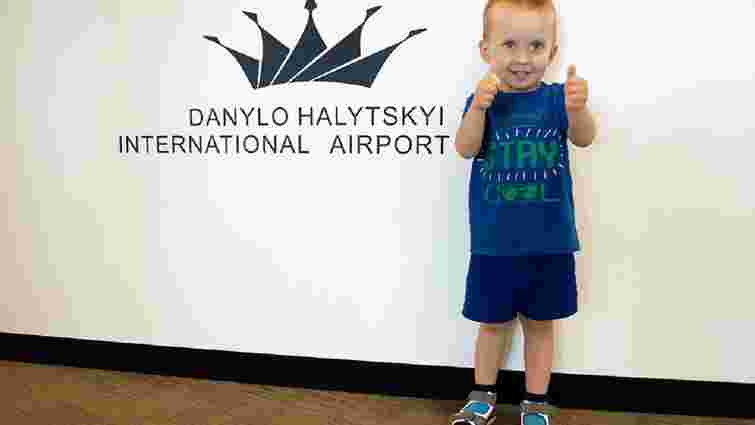 Мільйонним пасажиром львівського аеропорту цього року став 3-річний хлопчик