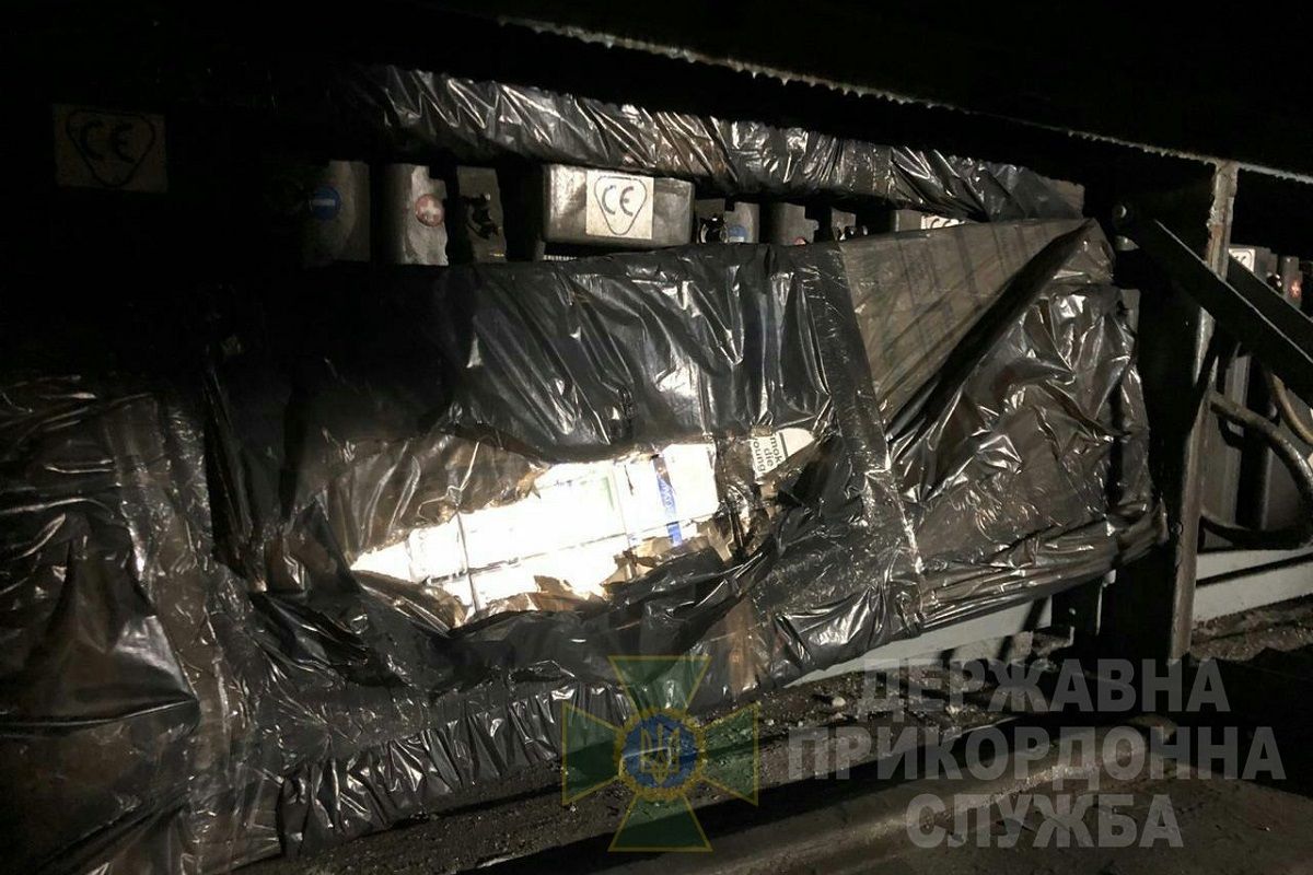 У Шегинях прикордонники виявили контрабандні сигарети у пасажирському потязі