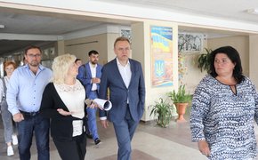 Львів профінансує будівництво шкільного спортзалу та реконструкцію басейну у Винниках