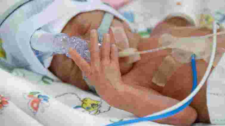 До реанімації львівської інфекційної лікарні потрапило немовля з кашлюком