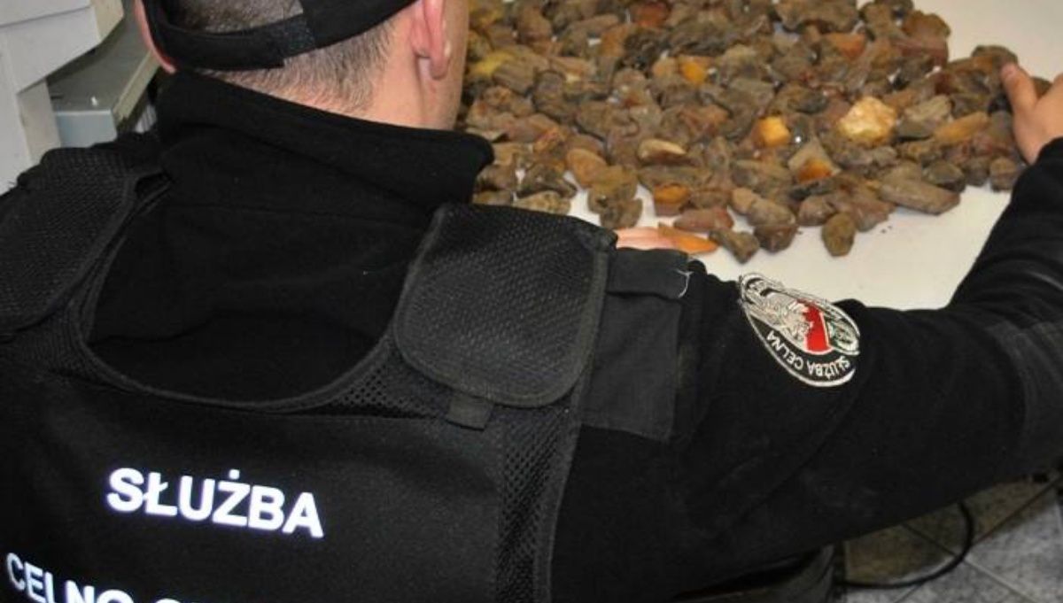 Затриманого у Польщі за контрабанду бурштину львів'янина оштрафували на 316 тис. грн