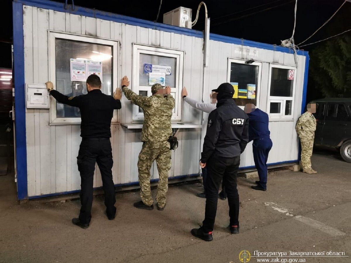 На МП «Ужгород» провели спецоперацію через систематичне отримання митниками хабарів