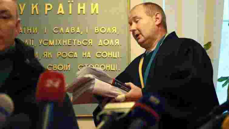 ДБР перевіряє чи допомагав Порошенко судді-хабарнику Чаусу втекти до Молдови