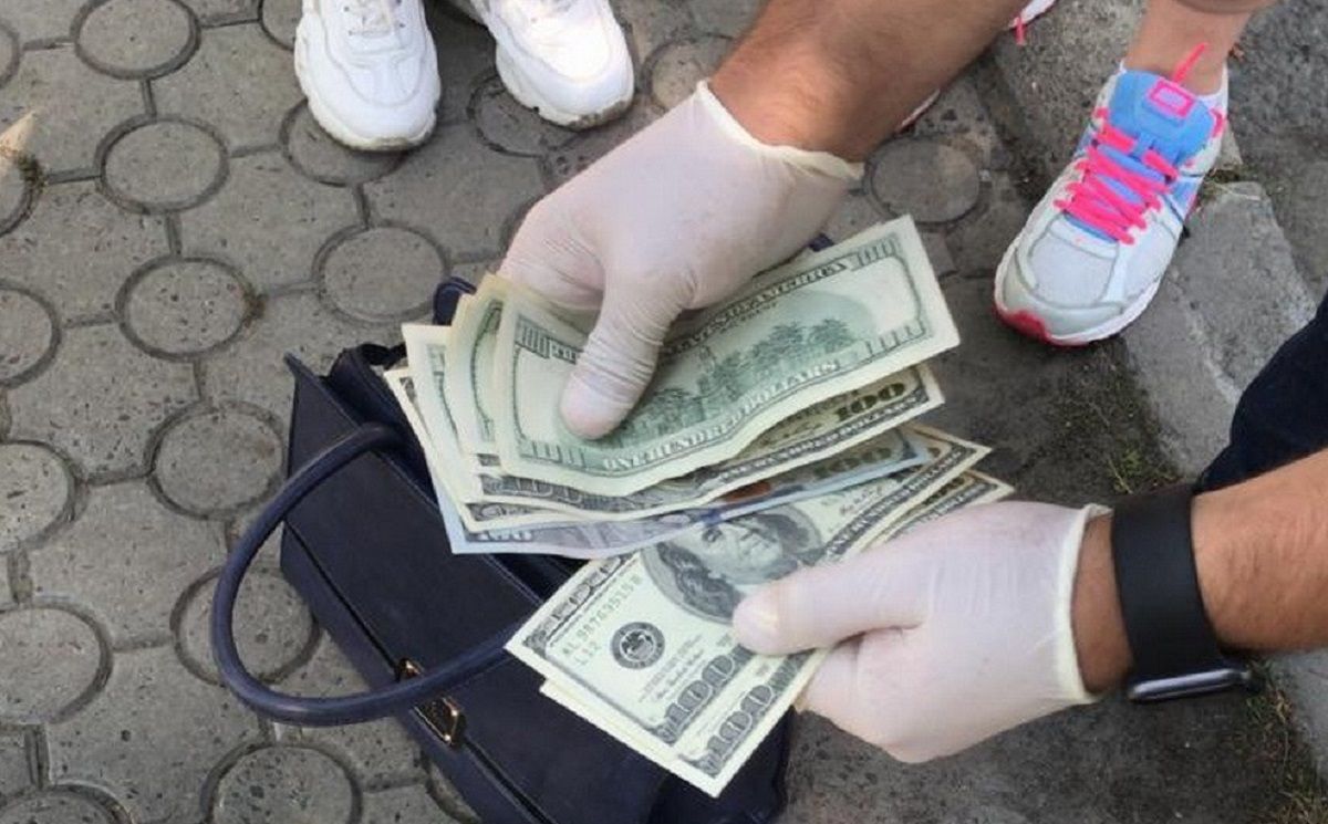 У Луцьку посадовиця міської ради вимагала гроші від учасників бойових дій