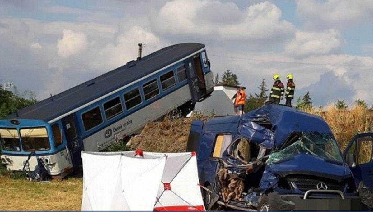 У Чехії автобус із заробітчанами потрапив у ДТП, одна жінка загинула