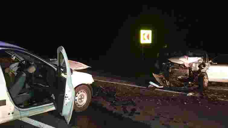 На Золочівщині внаслідок зіткнення двох автомобілів травмувалися троє осіб
