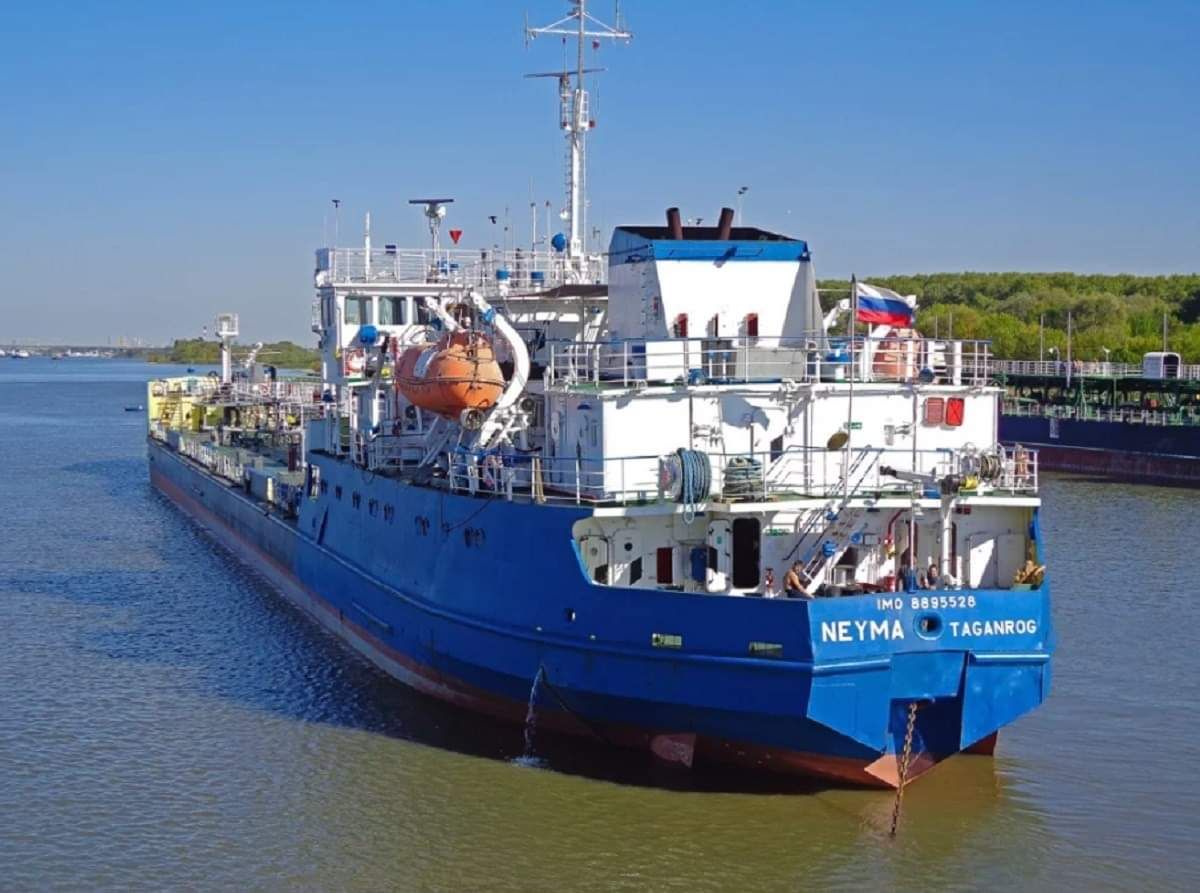 Екіпаж затриманого в Ізмаїлі російського танкера не прибуватиме на допити в Україну