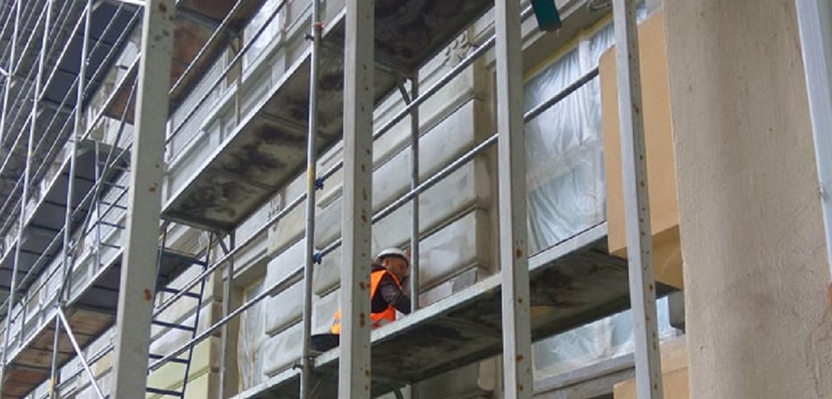 У головному корпусі Львівського університету замінять половину старих вікон
