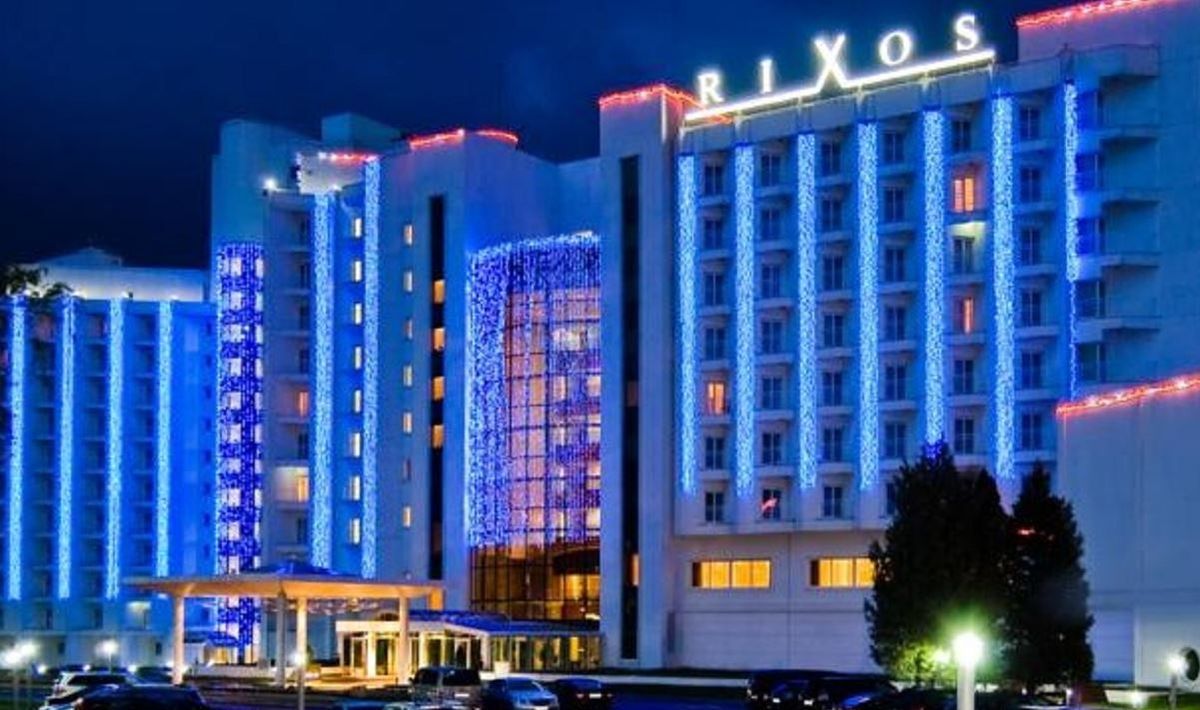 «Слуга народу» проведе навчальні курси для депутатів в готелі оточення Ахметова в Трускавці