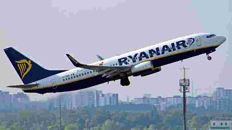 Лоукостер Ryanair підняв тарифи на пріорітетну посадку і перевезення малого багажу