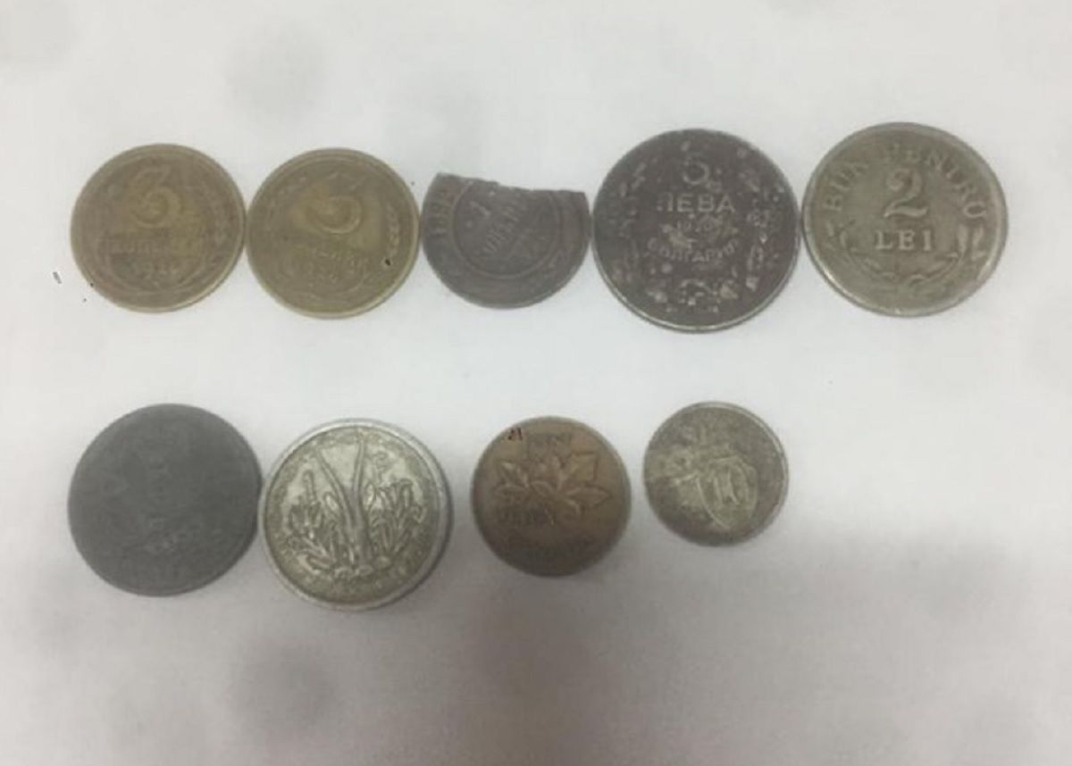 У «Краківці» серед особистих речей українця прикордонники виявили старовинні монети