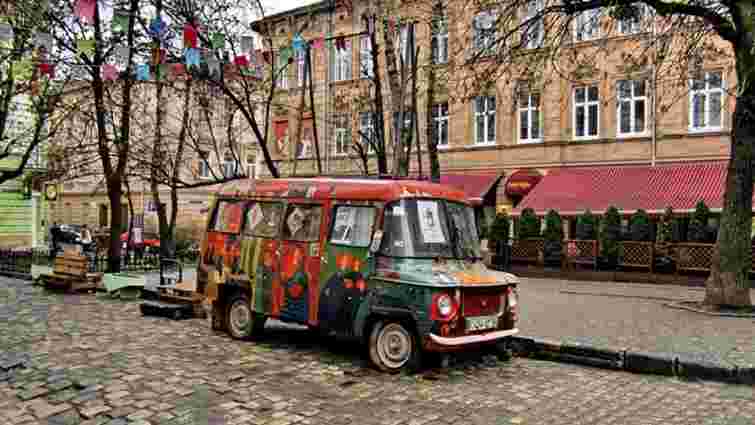 Львівські волонтери збирають кошти на реставрацію фургона з пл. Коліївщини