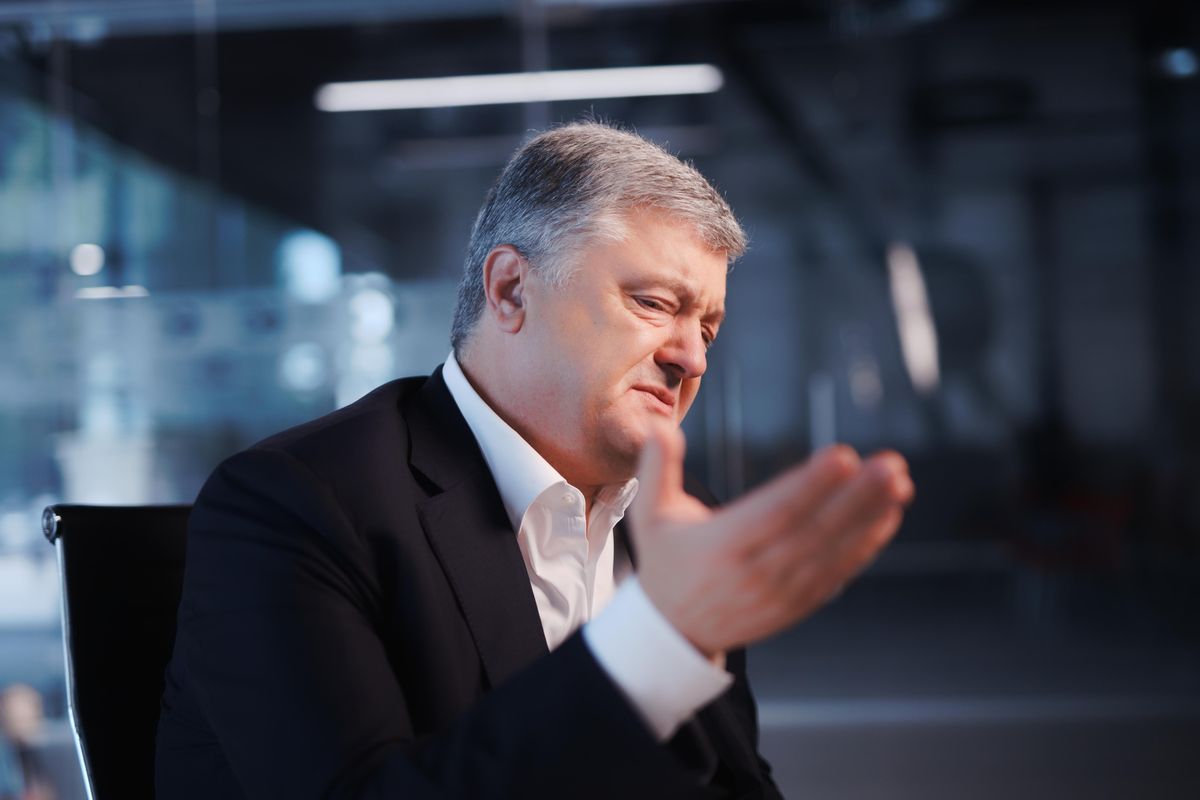 Порошенко звинуватив поліцію в роботі проти нього на виборах