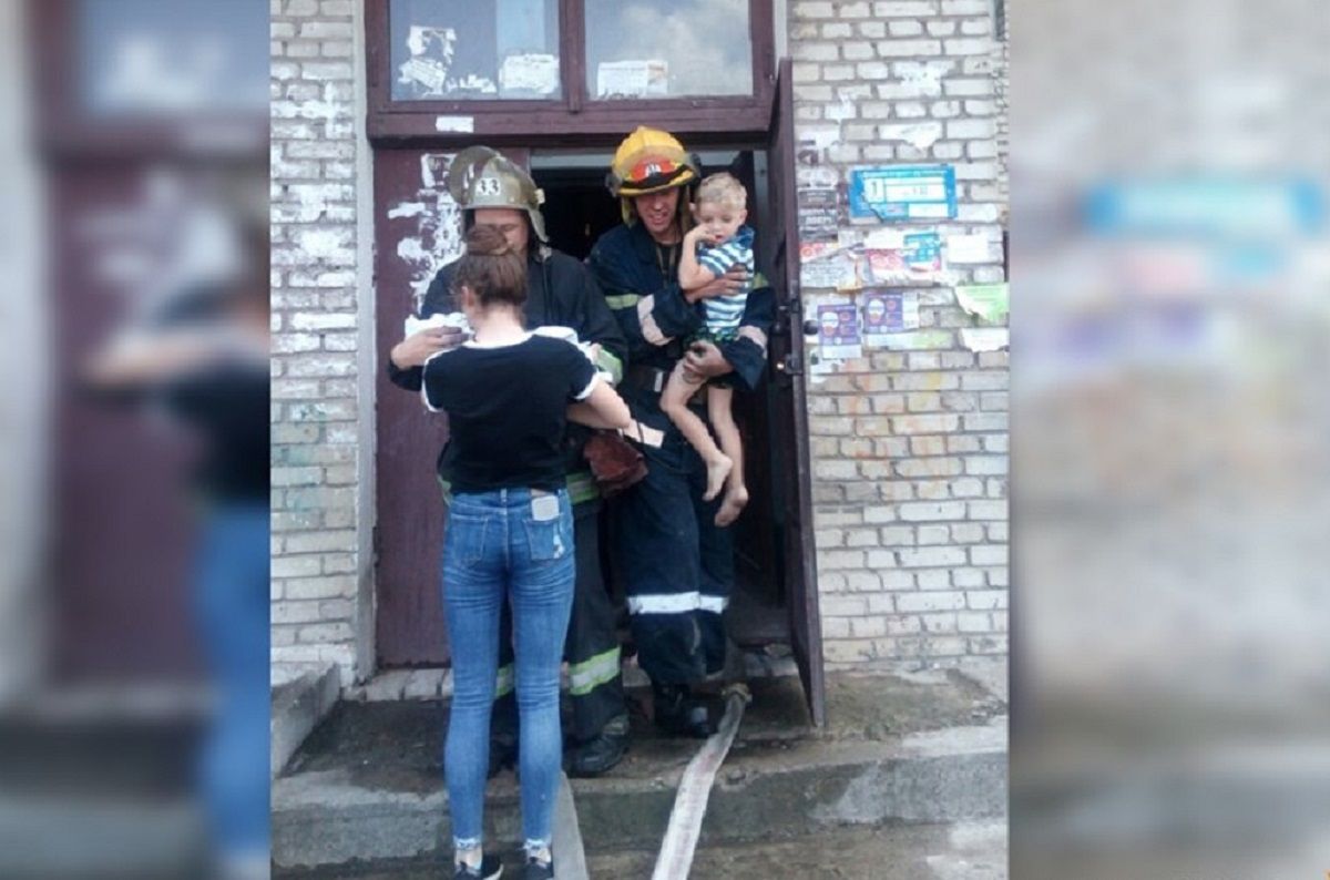 У Червонограді під час пожежі в багатоповерхівці врятували 6 дітей