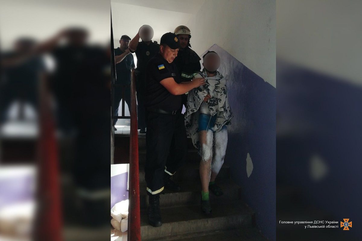 Внаслідок пожежі у червоноградському гуртожитку хлопець отримав опіки