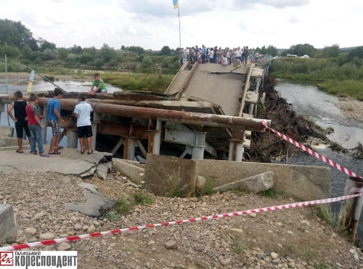 На Калущині відновлять міст, який обвалився рік тому