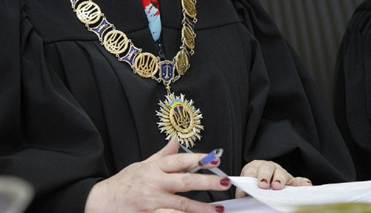 В Ужгороді суддя міського суду попросила захисту від нападів позивача-пенсіонера