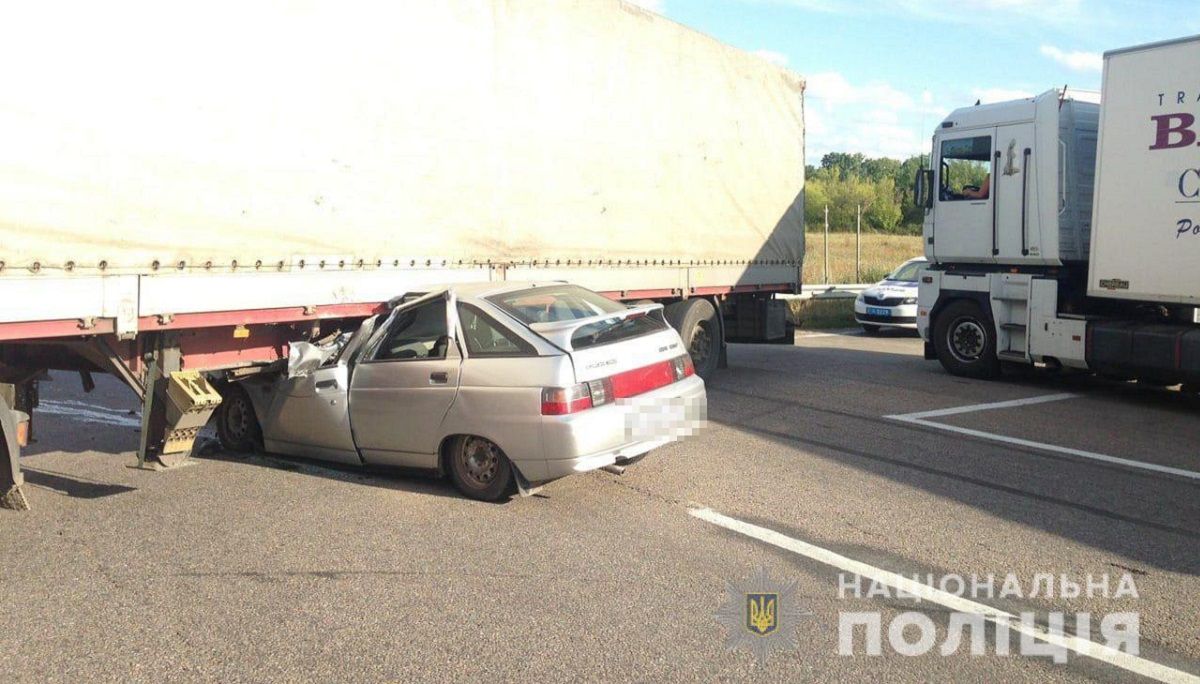 У ДТП із фурою на Харківщині загинули троє людей