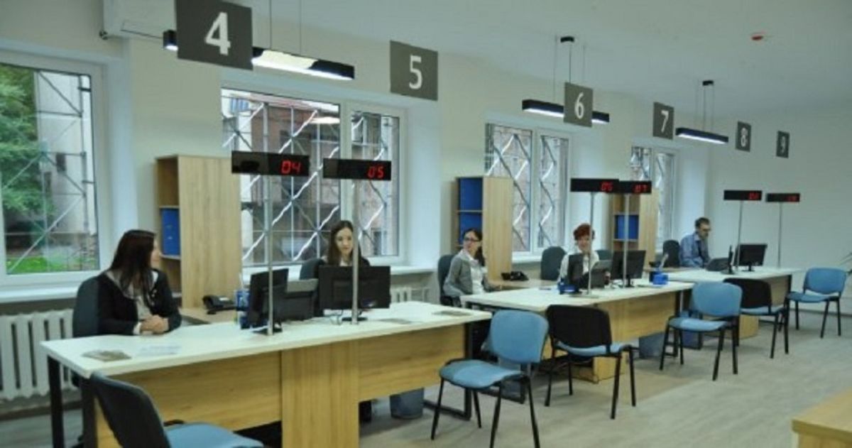 Відсьогодні у ЦНАПах Львова доступні три комплексні послуги