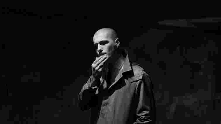 Чоловіча класика: стрижка, гоління та віскі. У Львові відкрилася перукарня FIRM Barbershop Lviv