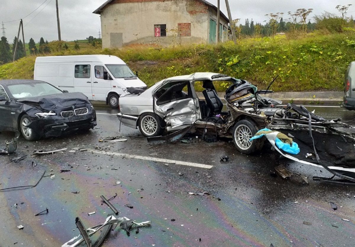 Біля Тухольки у подвійній ДТП травмувалися семеро людей, з них двоє дітей
