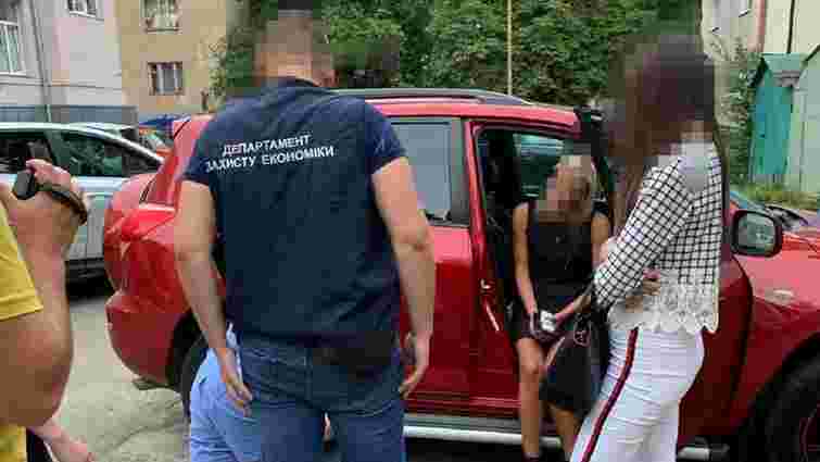 40-річну чиновницю Львівської міськради затримали на хабарі