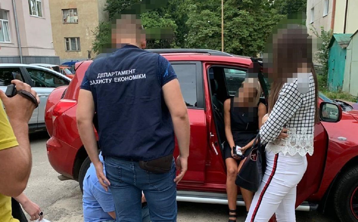 40-річну чиновницю Львівської міськради затримали на хабарі