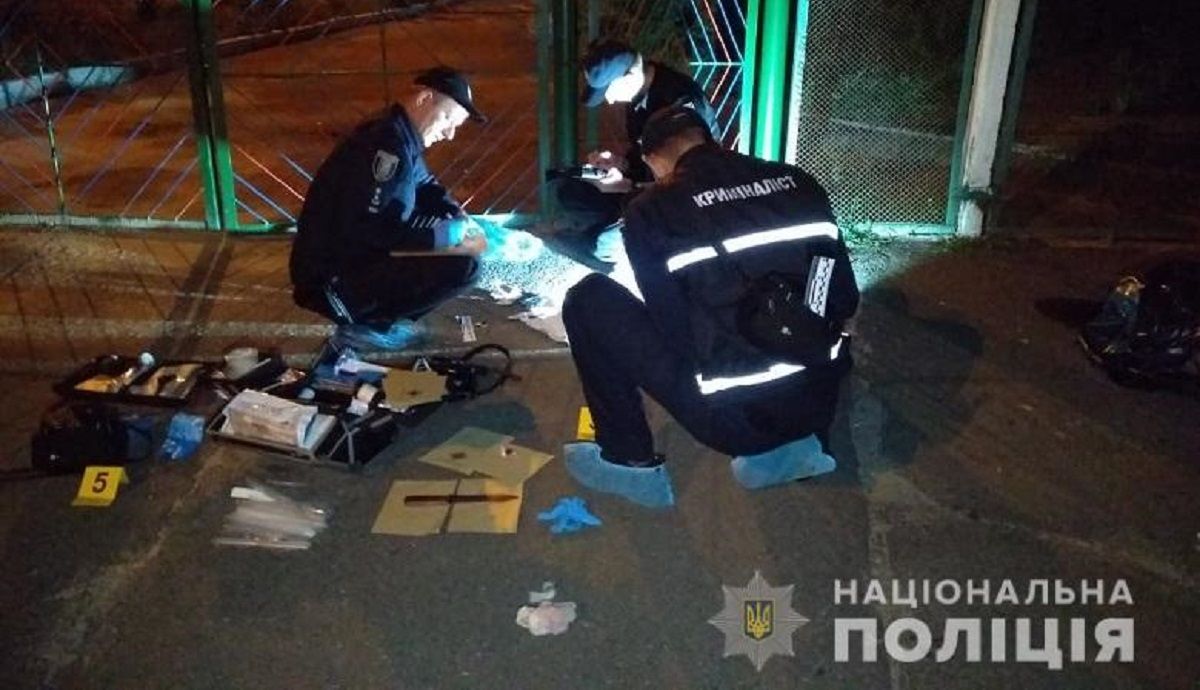 У Києві чоловік через розлучення зарізав на вулиці свою дружину 
