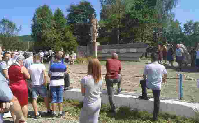 Сільська громада на Косівщині відмовилась зносити пам’ятник радянським солдатам