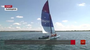На Львівщині на озері Сірка відбулися змагання з вітрильного спорту