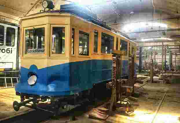 У Львові реставрували унікальний 110-річний трамвай Sanok SW1