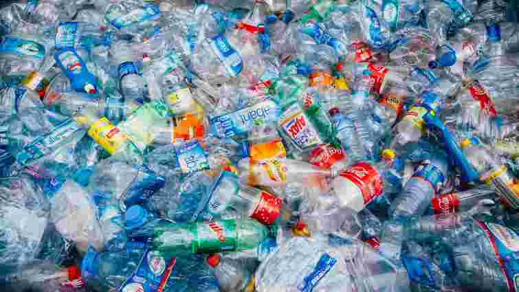 ВООЗ наразі не розглядає мікропластик у питній воді як загрозу для здоров'я людини
