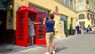 У центрі Львова встановили червону телефонну будку, як у Лондоні. Фото дня