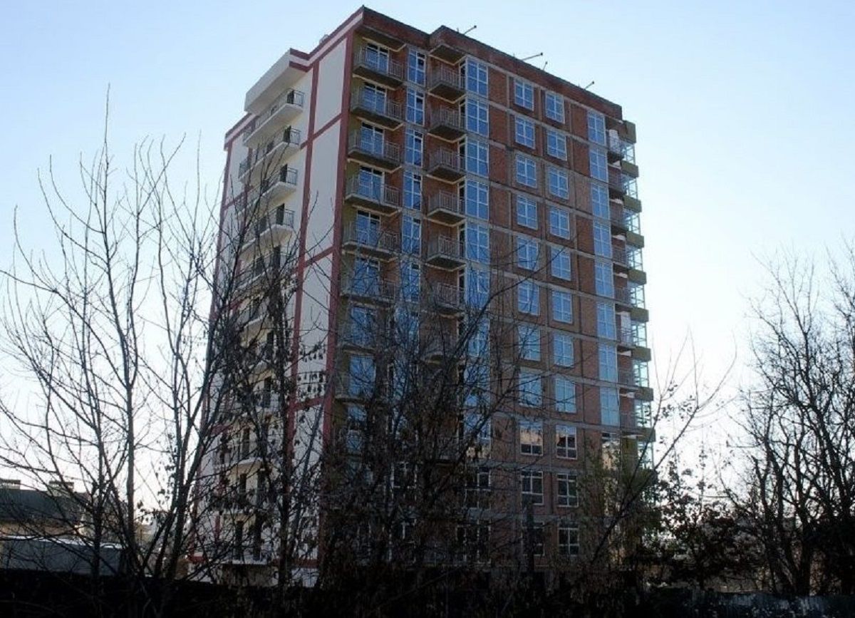 Суд зобов’язав 49-річну львів’янку знести 8 поверхів скандального ЖК «Форест Хілл»
