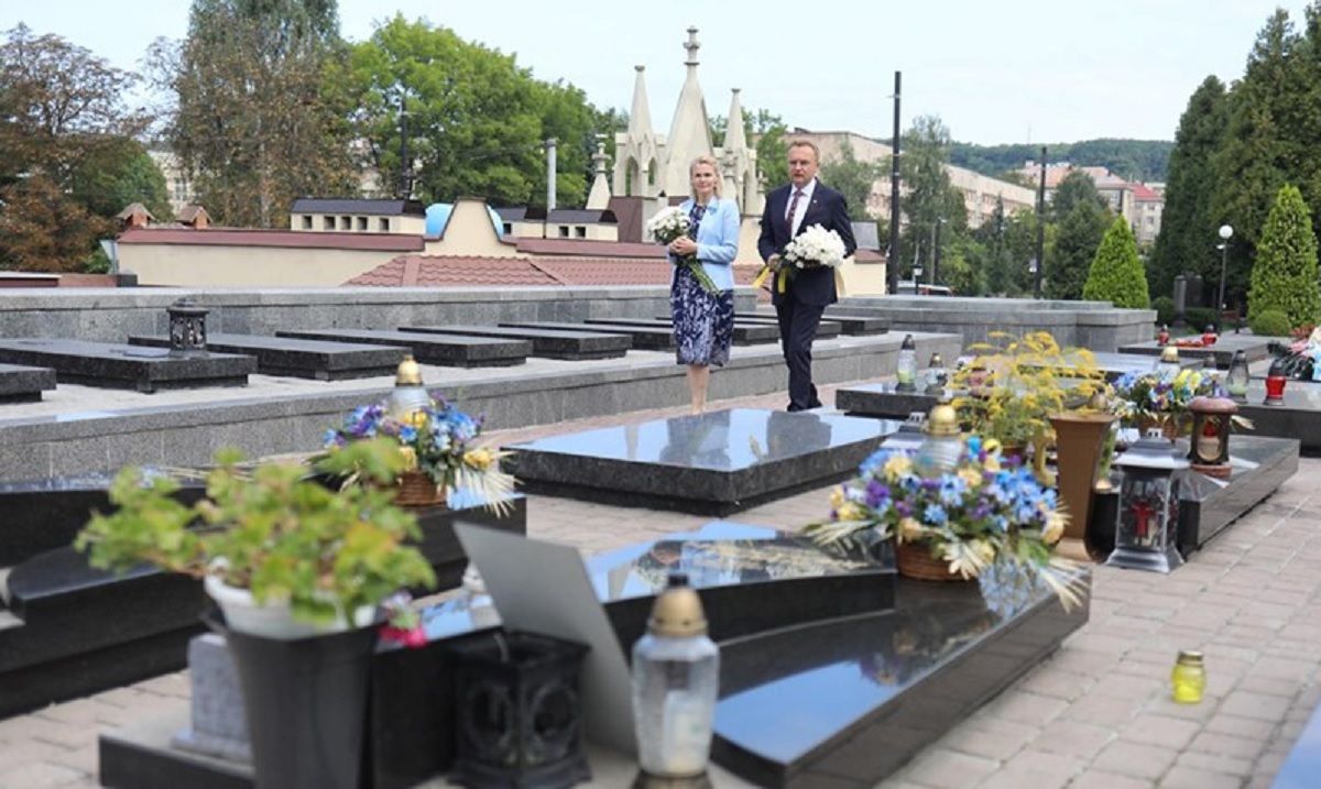 На Личаківському цвинтарі вшанували пам’ять Героїв Небесної Сотні