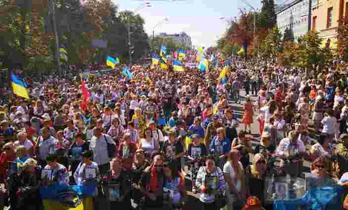 Десятки тисяч людей взяли участь у Марші захисників України в Києві