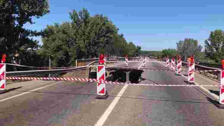 Автомобільний міст біля Харкова обвалився через перевантажену фуру, — «Укравтодор»