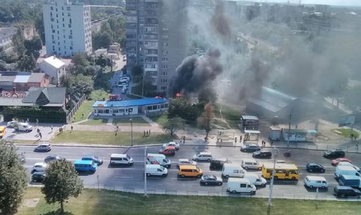 У Львові на перехресті вулиць Стрийська-Наукова загорівся МАФ 