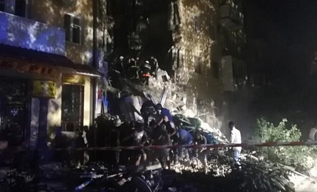 Вночі у Дрогобичі обвалився 4-поверховий житловий будинок