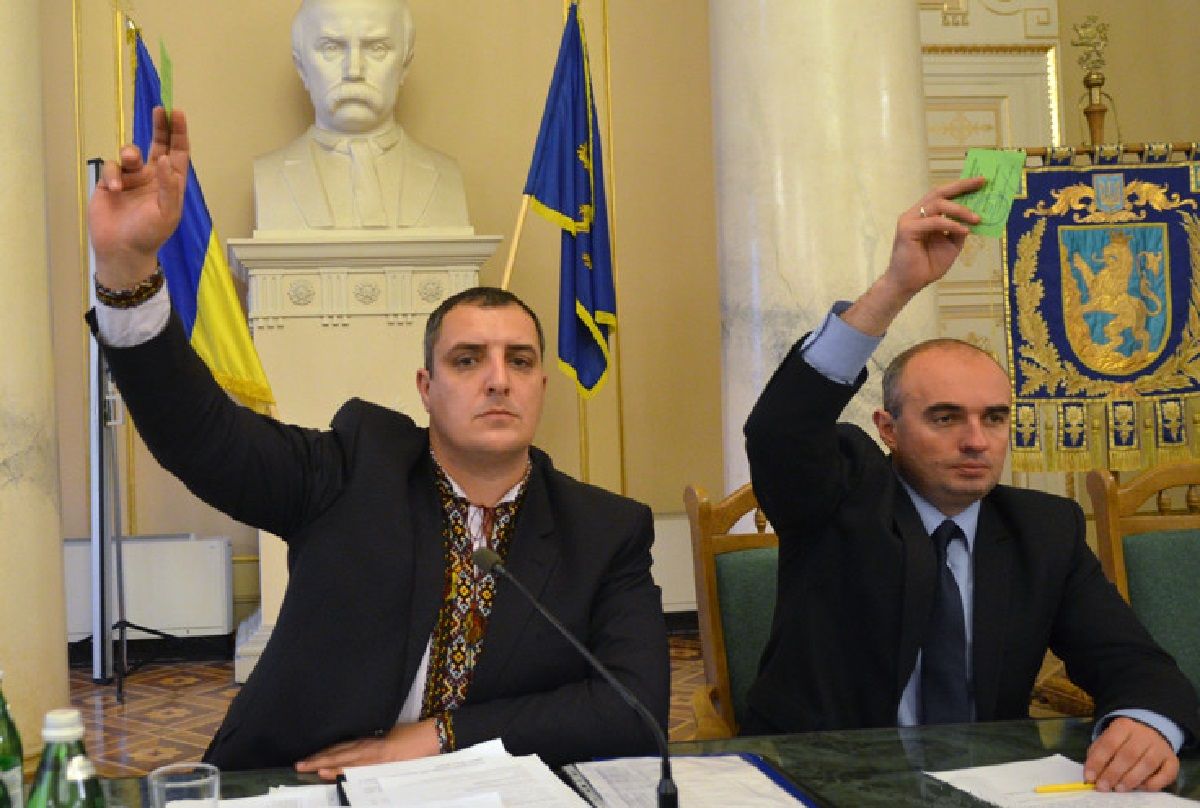 Нардеп закликав керівників Львівської облради подати у відставку