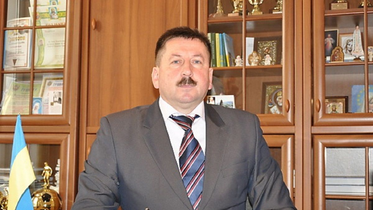 Мер Яремча 40 разів виписував премії своєму сину та невістці