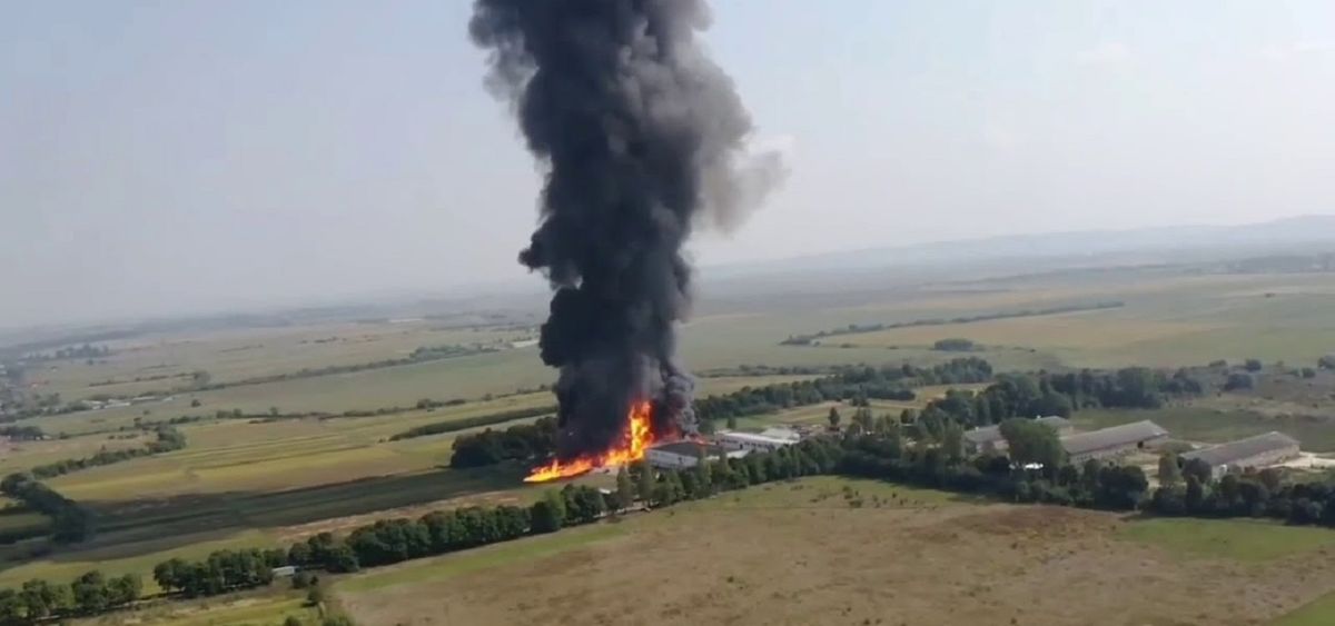 Небезпечного забруднення повітря після масштабної пожежі під Львовом не виявлено