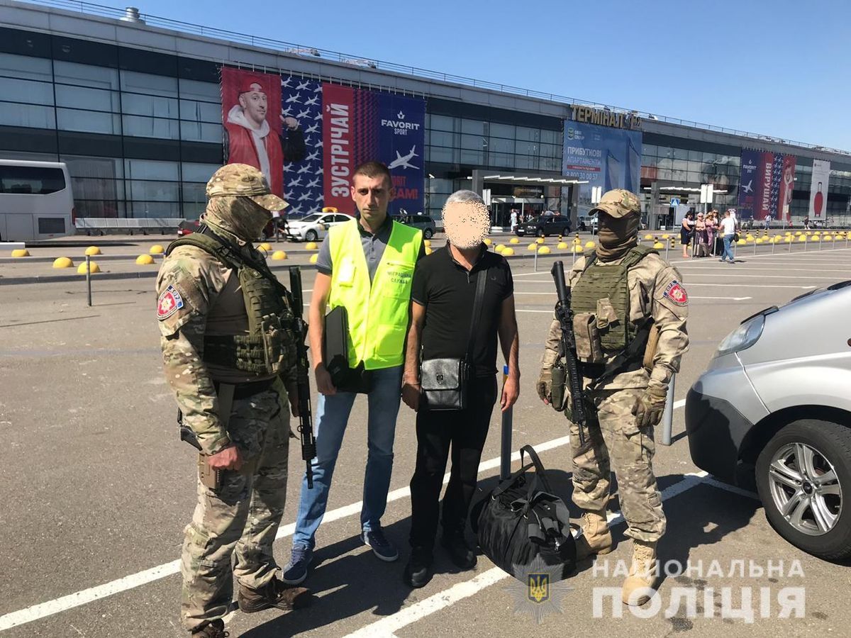 Поліція Закарпаття видворила з країни іноземного кримінального авторитета