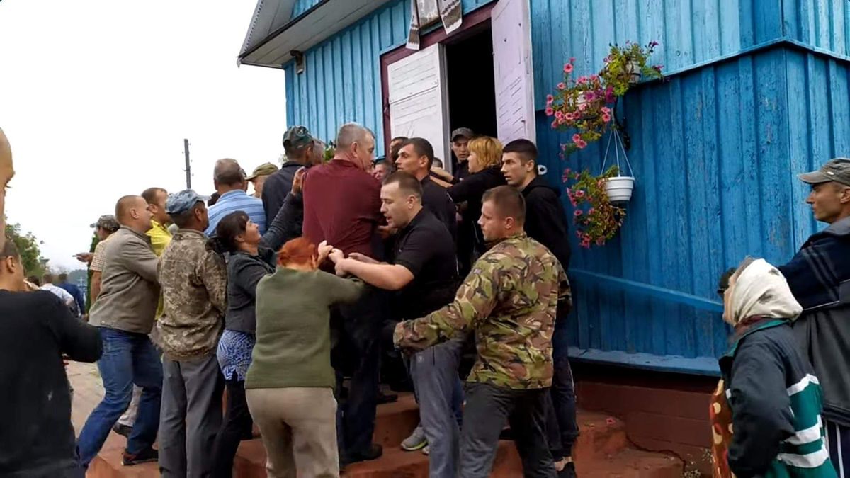 В селі на Рівненщині конфлікт за церкву закінчився бійкою з багатьма постраждалими