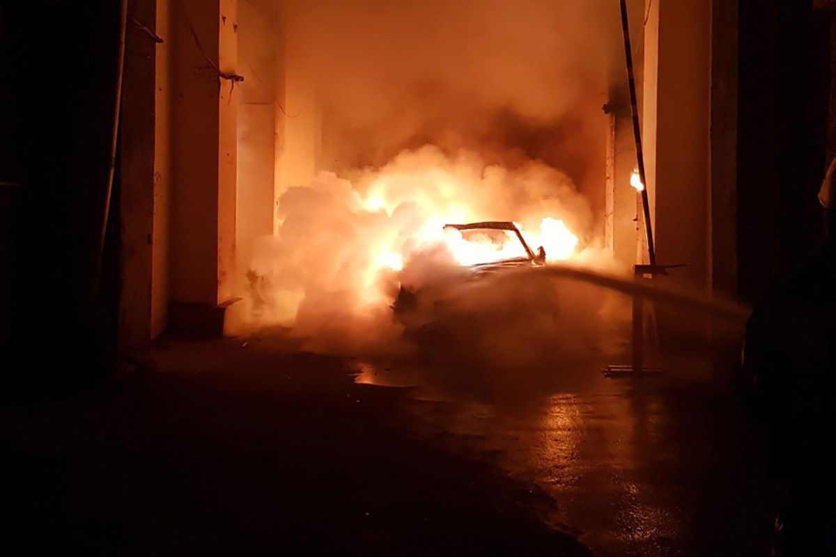 Вночі у Києві невідомі спалили автомобіль невістки Валерії Гонтаревої